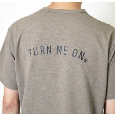 画像2: TURN ME ON（ターンミーオン) アーチロゴ水陸両用 S/S TEE  (BLACK)  (KAHKI) (MENS)M/L/XLサイズ