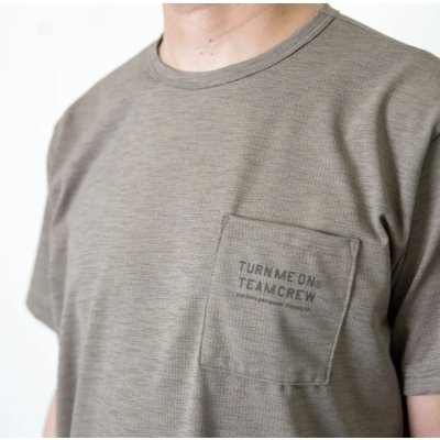 画像4: TURN ME ON(ターンミーオン) TEAM CREW水陸両用 S/S TEE (KAHKI) (MENS)M/L/XLサイズ