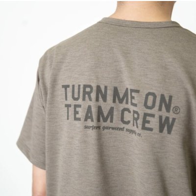 画像2: TURN ME ON（ターンミーオン) TEAM CREW水陸両用 S/S TEE(BLACK)  (KAHKI) (MENS)M/L/XLサイズ