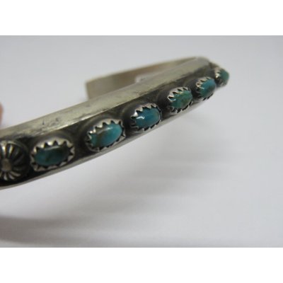 画像6: ■インディアンジュエリー■NAVAJO族(ナバホ族)■バングル Martha Cayatineto(NAVAJO-B-029) キングマンターコイズ ■アリゾナ北部現地買付