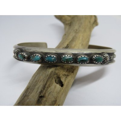 画像2: ■インディアンジュエリー■NAVAJO族（ナバホ族）■バングル Martha Cayatineto（NAVAJO-B-029) キングマンターコイズ ■アリゾナ北部現地買付