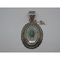 ■インディアンジュエリー■NAVAJO族（ナバホ族）JUNE DEFRITO■ネックレストップ（NAVAJO-N-015)キングマンターコイズ■アリゾナ北部現地買付