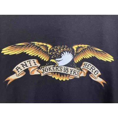 画像3: ■カリフォルニア ハンティントンビーチのスケボーショップ [JOKERS SKATE SHOP] ×ANTIHERO SKATEBOARDS（アンチヒーロー スケートボード）別注 18TH ANI Ｔシャツ■ブラック■（メンズ）Mサイズ■USA買付商品