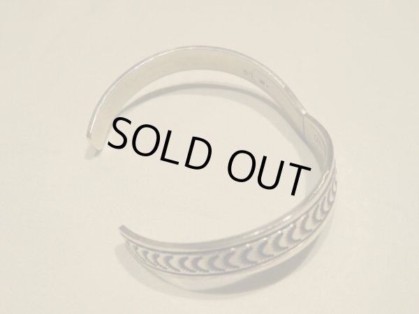 画像3: ■インディアンジュエリー■NAVAJO族（ナバホ族）■バングル RE刻印（NAVAJO-B-005)■ハンドメイド■アリゾナ北部現地買付■送料無料 (3)