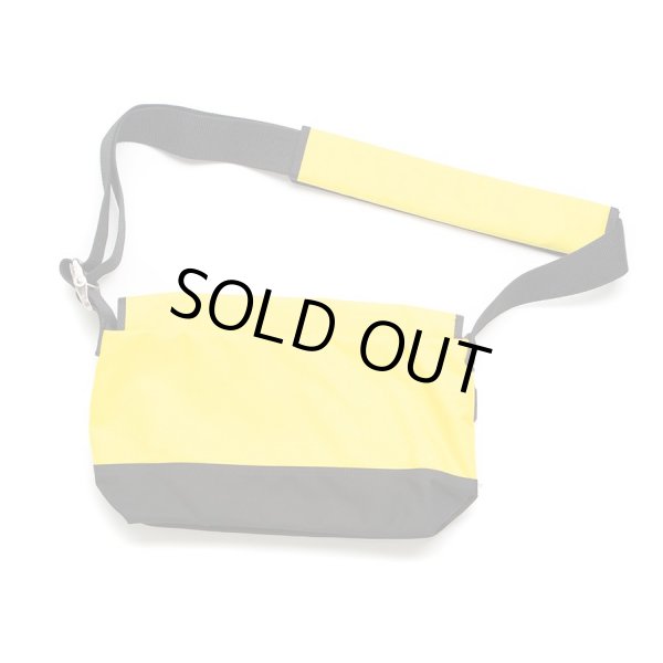 画像2: Deus Ex Machina(デウス エクス マキナ) KALYN MESSENGER BAG (YELLOW) (2)