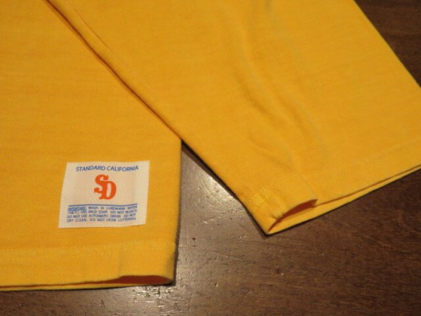画像4: SALE 20%OFF (STANDARD CALIFORNIA/スタンダードカリフォルニア) SD Heavyweight Football Logo T■イエロー■（メンズ）M/L/XLサイズ (4)
