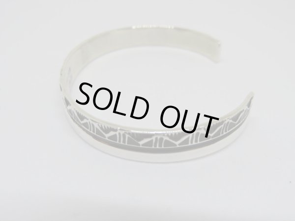 画像2: ■インディアンジュエリー■NAVAJO族（ナバホ族）■バングル Henry Mariano（NAVAJO-B-014)■ハンドメイド■アリゾナ北部現地買付 (2)