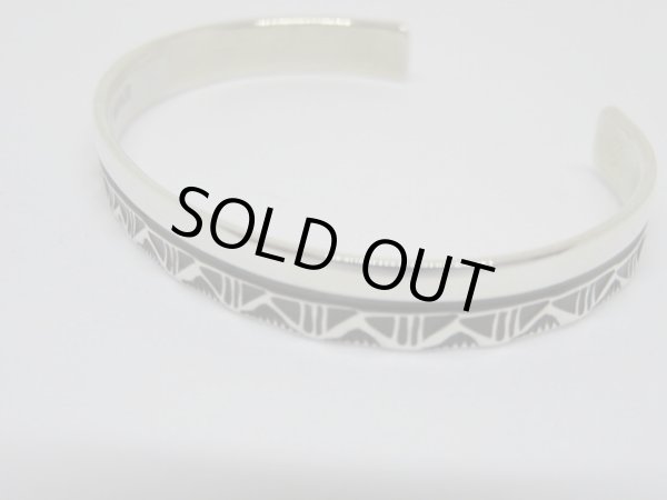 画像4: ■インディアンジュエリー■NAVAJO族（ナバホ族）■バングル Henry Mariano（NAVAJO-B-014)■ハンドメイド■アリゾナ北部現地買付 (4)