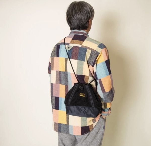 画像3: TURN ME ON（ターンミーオン) ボア巾着ポーチ (BLACK) (3)