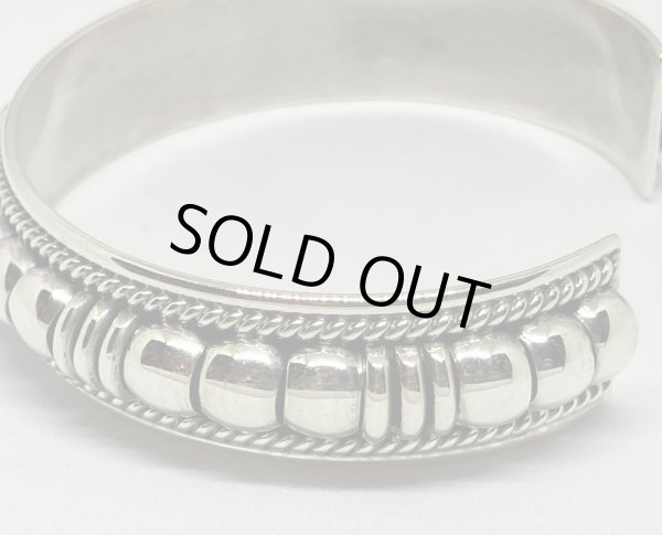 画像4: ■インディアンジュエリー■NAVAJO族（ナバホ族）■バングル Thomas Charley■ハンドメイド■アリゾナ北部現地買付 (4)