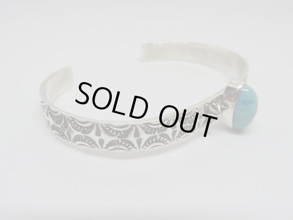 画像2: ■インディアンジュエリー■NAVAJO族（ナバホ族）■バングル Henry Mariano（NAVAJO-B-017) モレンシー ターコイズ■アリゾナ北部現地買付 (2)