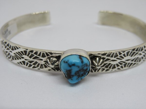画像6: ■インディアンジュエリー■NAVAJO族（ナバホ族）■バングル Henry Mariano（NAVAJO-B-021) キングマンターコイズ ■アリゾナ北部現地買付 (6)