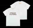 画像1:  (STANDARD CALIFORNIA/スタンダードカリフォルニア) Jeff for SD US Cotton Logo T　ホワイト（メンズ）M/L/XLサイズ (1)