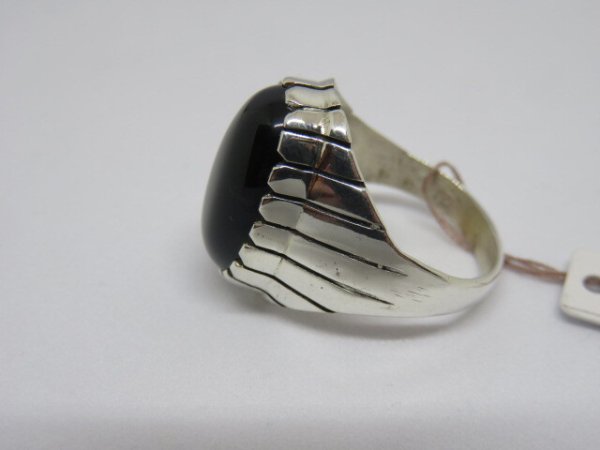 画像2: ■インディアンジュエリー■NAVAJO族（ナバホ族）Ray Jack ■指輪 リング（NAVAJO-R-033)■オニキス■21号■ハンドメイド■アリゾナ北部現地買付■送料無料 (2)