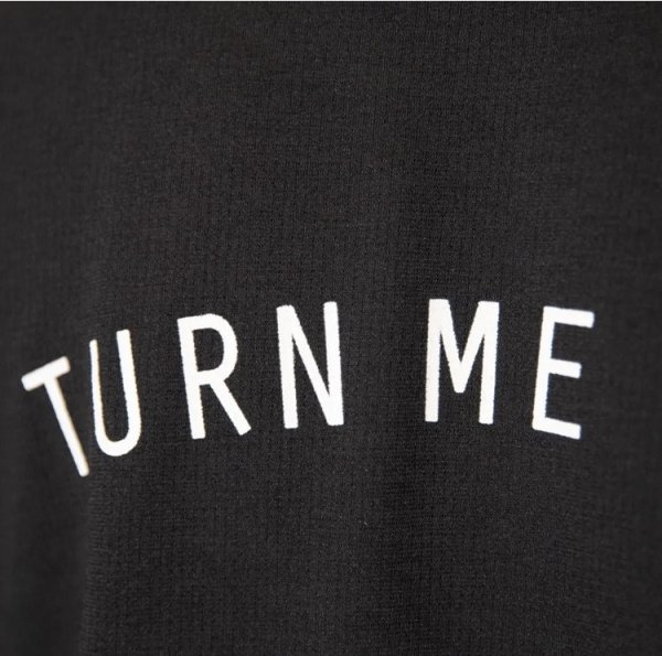 画像3: TURN ME ON（ターンミーオン) アーチロゴ水陸両用 S/S TEE  (BLACK) (MENS)M/L/XLサイズ (3)