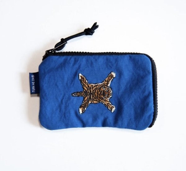 画像1: TURN ME ON（ターンミーオン)　トラ刺繍コインケース(BLUE) (1)