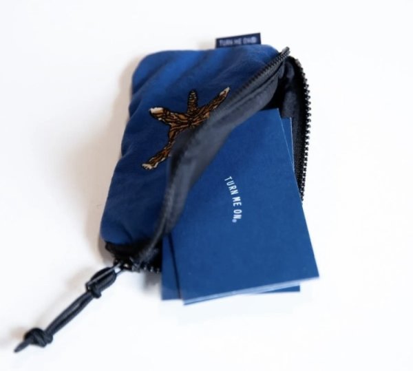 画像4: TURN ME ON（ターンミーオン)　トラ刺繍コインケース(BLUE) (4)