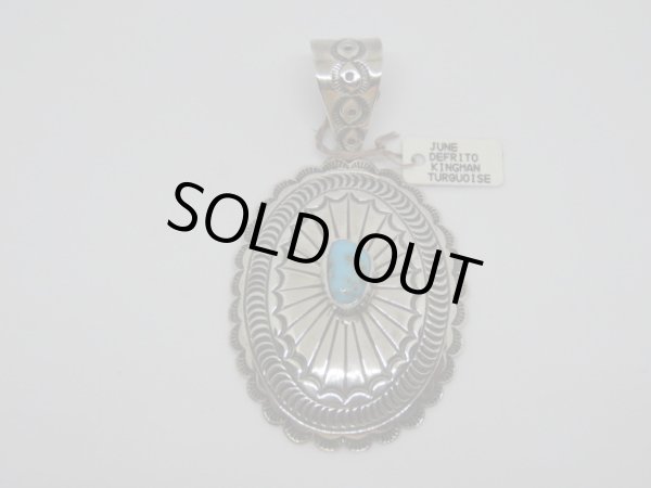 画像1: ■インディアンジュエリー■NAVAJO族（ナバホ族）JUNE DEFRITO■ネックレストップ（NAVAJO-N-015)キングマンターコイズ■アリゾナ北部現地買付 (1)
