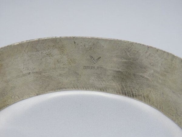 画像5: ■インディアンジュエリー■NAVAJO族（ナバホ族）VIVIAN JONES■バングル　フェザー・ターコイズ（NAVAJO-B-019)■ハンドメイド■アリゾナ北部現地買付 (5)