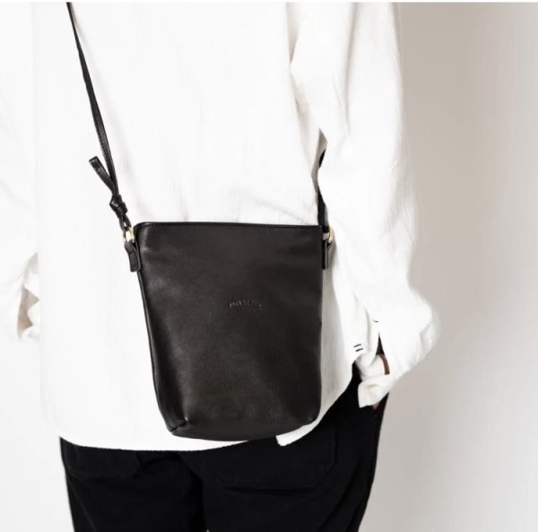 画像2: TURN ME ON（ターンミーオン) レザーミニショルダーBAG (BLACK) (2)