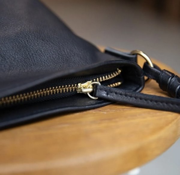 画像5: TURN ME ON（ターンミーオン) レザーミニショルダーBAG (BLACK) (5)