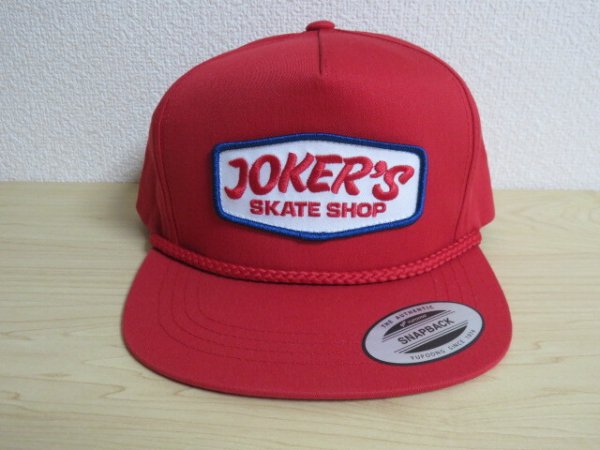 画像1: ■カリフォルニア ハンティントンビーチのスケボーショップ [JOKERS SKATE SHOP] オリジナル スナップバックキャップ■レッド■USA買付商品 (1)